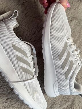 NWT Adidas sneakers